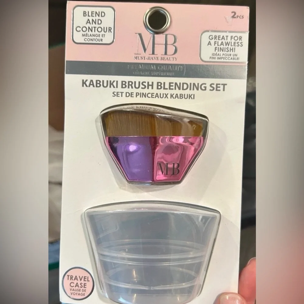 Kabuki Brush and Travel Case by Must-Have Beauty